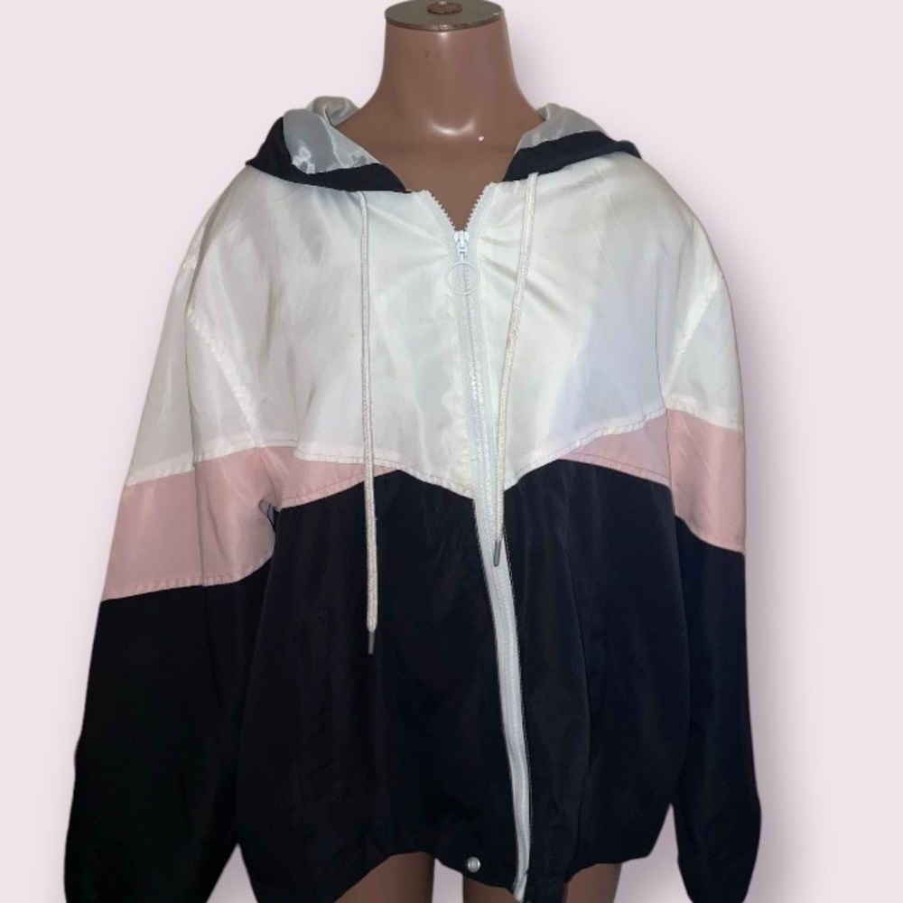 BLACK / PINK WINDBREAKER